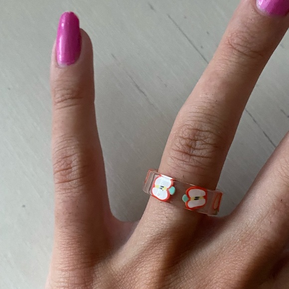 NWT chunky resin apple slice clear ring - Picture 3 of 4